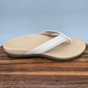 Vionic Tide Sandals Womens 8 Ivory Beige Leather Thong Comfort Orthotic Shoes